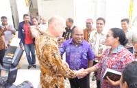 Selesaikan Kasus HAM, Undang Kelompok Pro Referendum Dialog